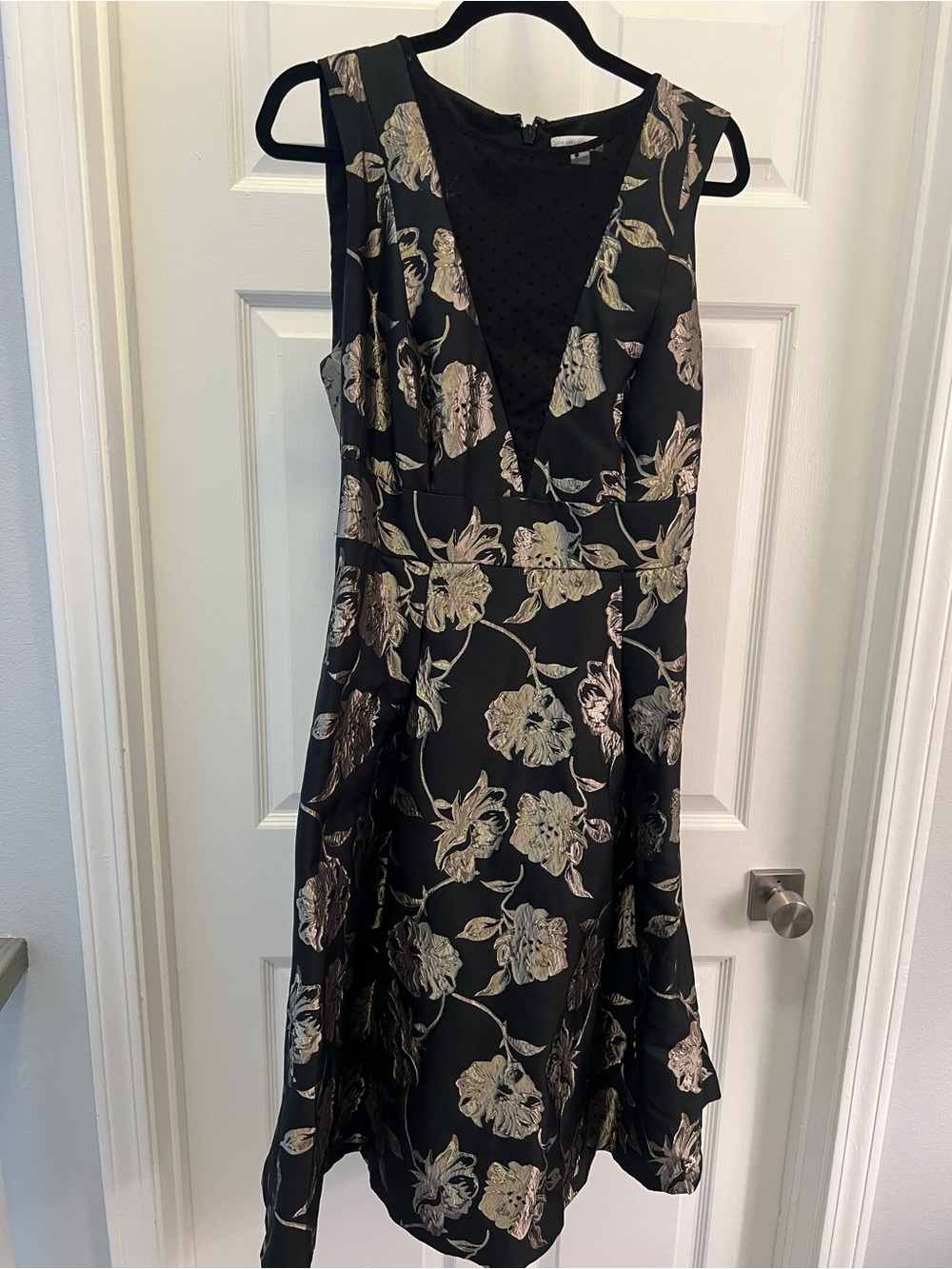 New York & Company Black Sleeveless Floral Jacquard Dress